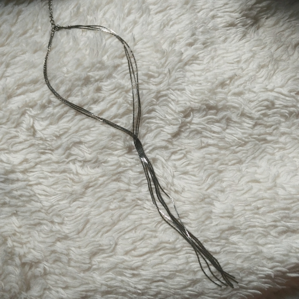 Tassel fringe choker